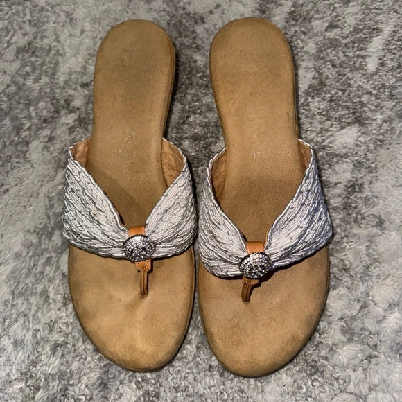 Italian Shoemakers Rhinestone Flip Flops! - Picture 1 of 4